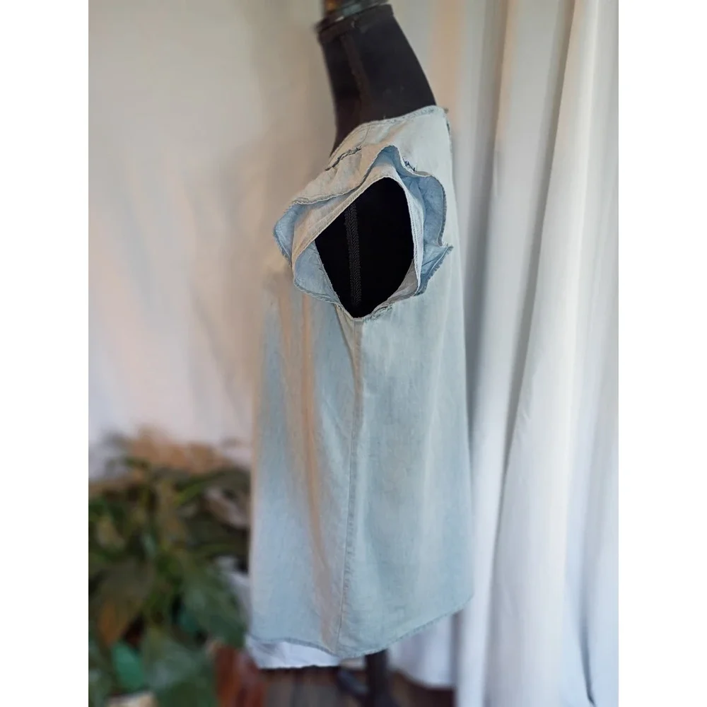 As U Wish Womens Light Wash Chambray Ruffle Sleeve Shift Mini Dress Blue Size M - Picture 2 of 7